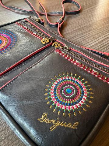 Sac desigual neuf - 30cm sur 20cm (jamais utilisé) beschikbaar voor biedingen