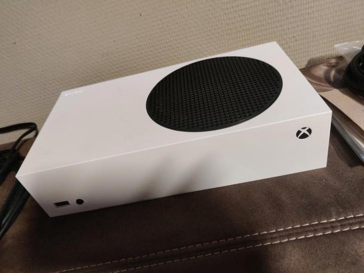 Xbox Series S avec manette Xbox Elite, Consoles de jeu & Jeux vidéo, Consoles de jeu | Xbox | Accessoires, Comme neuf, Contrôleur