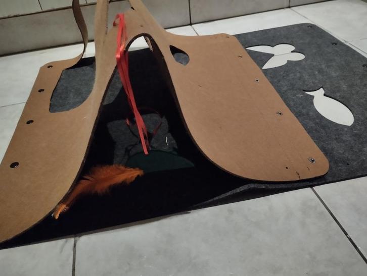 Kattenmat met speeltunnel, Dieren en Toebehoren, Kattenspeelgoed, Gebruikt, Speeltunnel, Ophalen of Verzenden