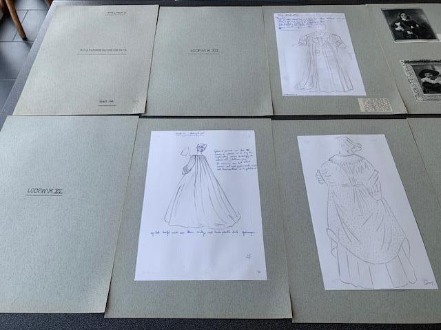 Oude prenten & tekeningen Kostuumgeschiedenis, Verzamelen, Foto's en Prenten, Gebruikt, Ophalen of Verzenden