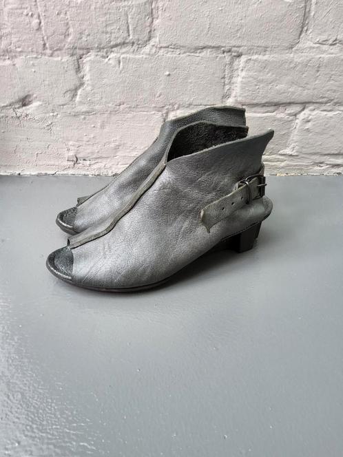 Prachtige lederen sandalen trippen, Kleding | Dames, Schoenen, Nieuw, Sandalen of Muiltjes, Grijs, Ophalen of Verzenden