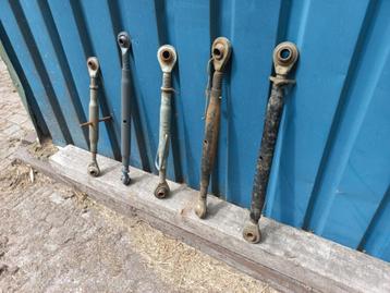 Diversen aftakassen,topstangen,velgen trekhaken fendt  beschikbaar voor biedingen