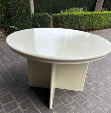 uitschuifbare tafel witte lak beschikbaar voor biedingen