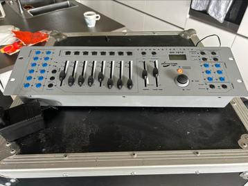 Dj materiaal te koop wegens niet meer gebruik beschikbaar voor biedingen