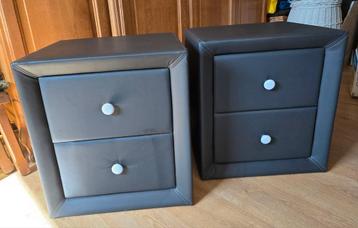 2 nachtkastjes beschikbaar voor biedingen