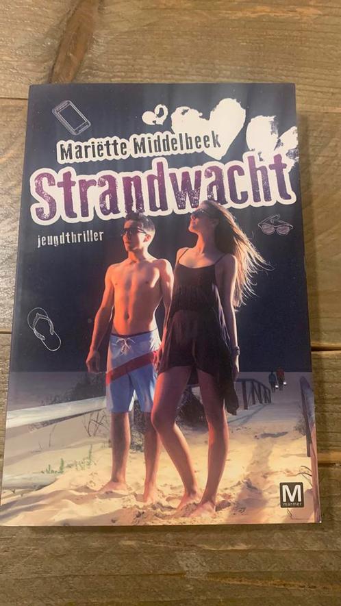 Mariëtte Middelbeek - Strandwacht, Boeken, Kinderboeken | Jeugd | 10 tot 12 jaar, Zo goed als nieuw, Ophalen