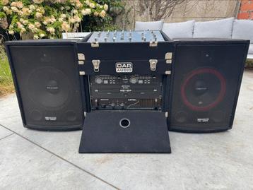 Compleet geluidssysteem met kist, boxen en bekabeling erbij, Enlèvement, Utilisé, DJ-Set, Autres marques