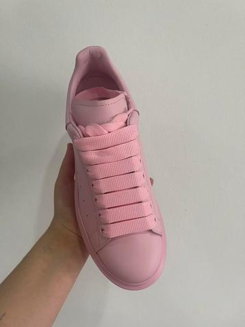 Sneakers Alexander Mcqueen roses mixte 38,5 beschikbaar voor biedingen
