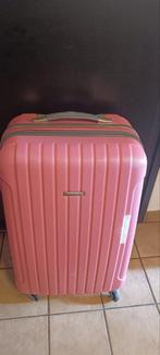 Valises rosé 60x30x40 moyenne 50x35x15 et la grande bleu, Enlèvement ou Envoi