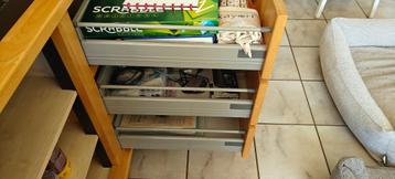 Aquarium met onderstel en kast (L200 x H60 x D70) beschikbaar voor biedingen