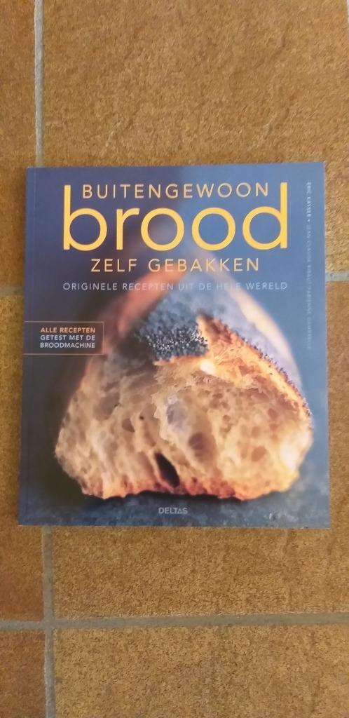 Boeken over brood bakken, Boeken, Kookboeken, Zo goed als nieuw, Overige typen, Ophalen of Verzenden