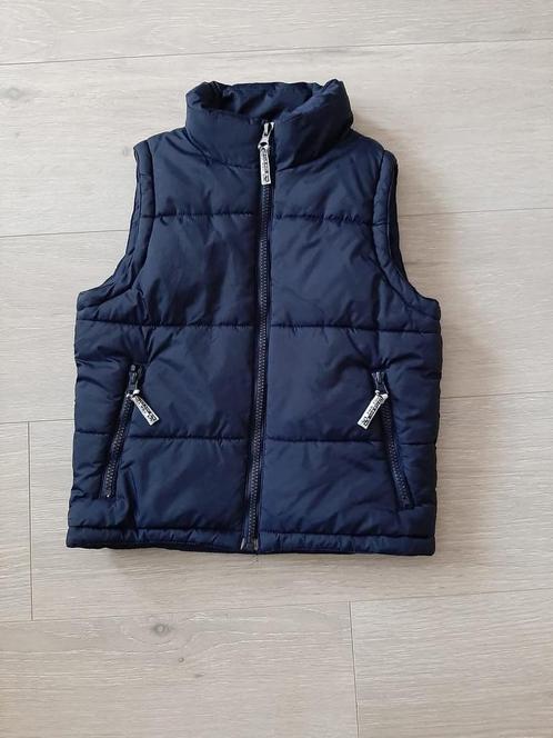 💙 Bodywarmer urban wave maat 116, Kinderen en Baby's, Kinderkleding | Maat 116, Zo goed als nieuw, Jongen, Jas, Ophalen of Verzenden