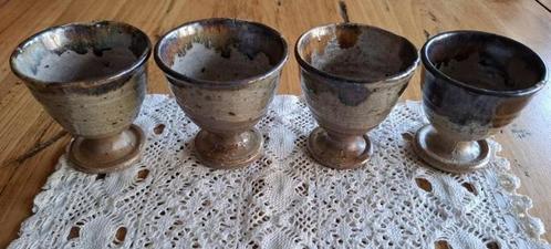 4 Franse brocante kleine potterie bekers op voet, Antiek en Kunst, Curiosa en Brocante, Ophalen of Verzenden