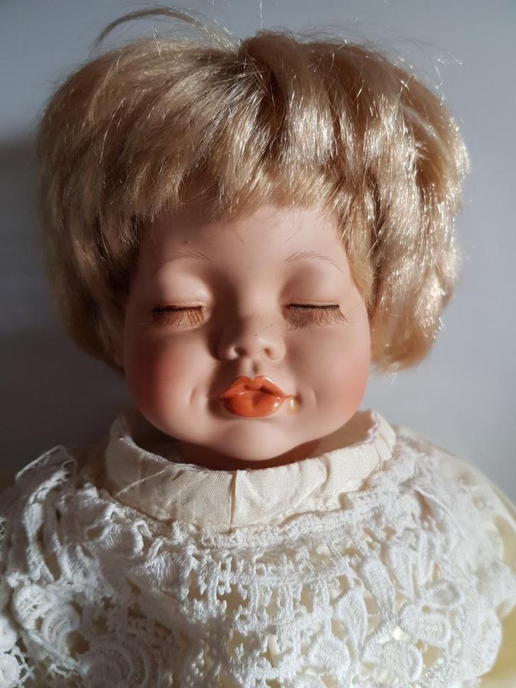 Antieke pop in porselein, 42 cm, Verzamelen, Poppen, Gebruikt, Pop, Ophalen