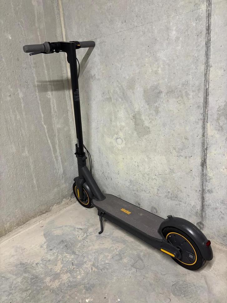 Ninebot KickScooter MAX G30, Fietsen en Brommers, Steps, Zo goed als nieuw, Ophalen