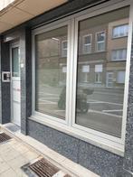 RAAM MET DUBBEL GLAS EN VENTILATIEROOSTER, Ophalen, Gebruikt, Raamkozijn, 150 tot 225 cm