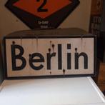MILITARIA Panneau allemand WW2 : BERLIN, Envoi