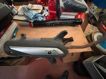 Sym uitlaat van Fiddle 2, viertakt beschikbaar voor biedingen