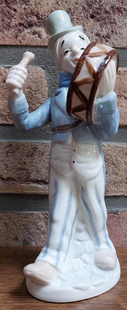 Porseleinen - Trommelende Clown - In uitstekende staat - €25, Antiek en Kunst, Antiek | Porselein, Ophalen of Verzenden