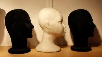 3 mannequin hoofden voor hoeden of pruiken beschikbaar voor biedingen