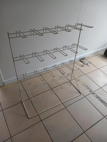 display voor hangers beschikbaar voor biedingen