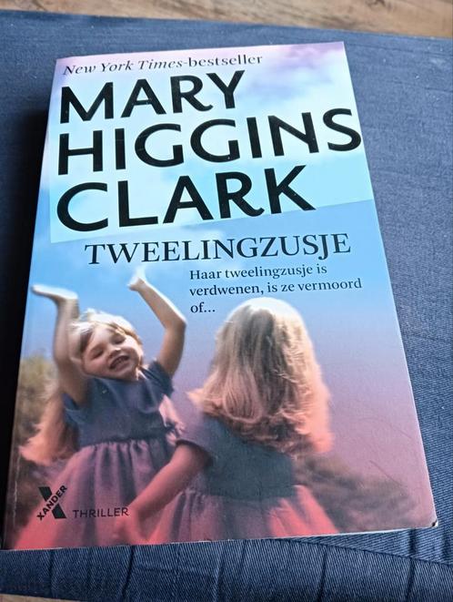Mary Higgins Clark - Tweelingzusje, Livres, Thrillers, Comme neuf, Enlèvement ou Envoi