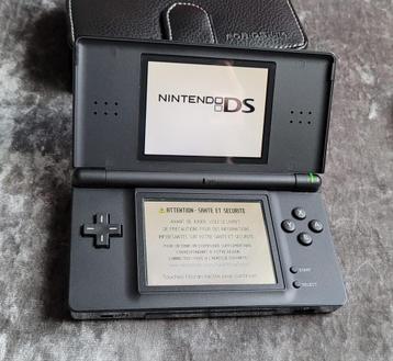 DS LITE met stylusoplader, hoesje en game. beschikbaar voor biedingen