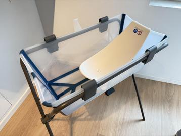 Stokke Flexi Bath met staander en babysteun beschikbaar voor biedingen