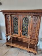 Kast met glas in lood, Ophalen