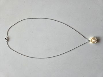 Vintage zilveren ketting met ivoren hanger  beschikbaar voor biedingen