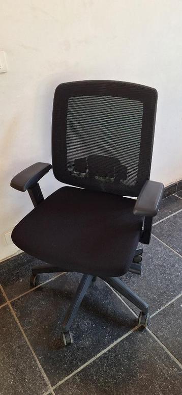 Bureaustoel ergonomisch & verstelbaar beschikbaar voor biedingen