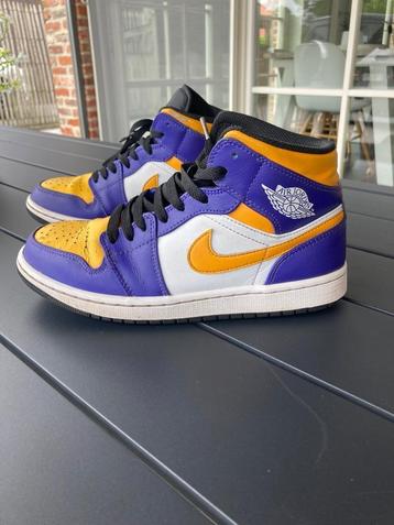 Nike air Jordan LA Lakers schoenen  disponible aux enchères