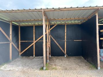 Schuilstal beschikbaar voor biedingen