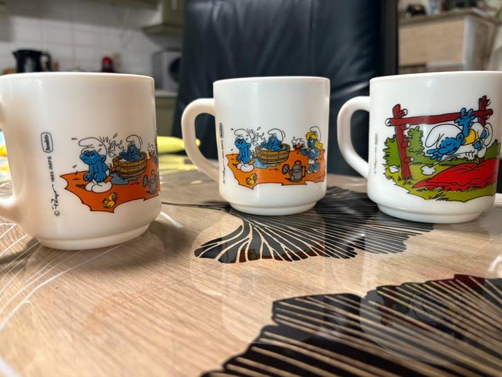 9 tasses  vintage Schtroumpfs , Boule et Bill, .., Antiquités & Art, Antiquités | Services (vaisselle) complet, Enlèvement