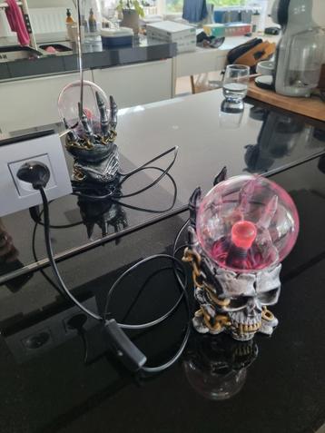 Doodskop lampadair met Teslabol verlichting  beschikbaar voor biedingen