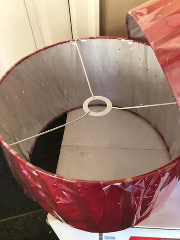 1 nieuwe grote lampenkap beschikbaar voor biedingen