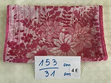 dames sjaal 153 cm op 31 cm en 3 andere aan 4 euro per sjaal beschikbaar voor biedingen