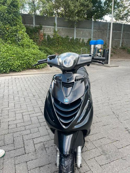 Zip, Fietsen en Brommers, Scooters | Piaggio, Zo goed als nieuw, Zip, Ophalen