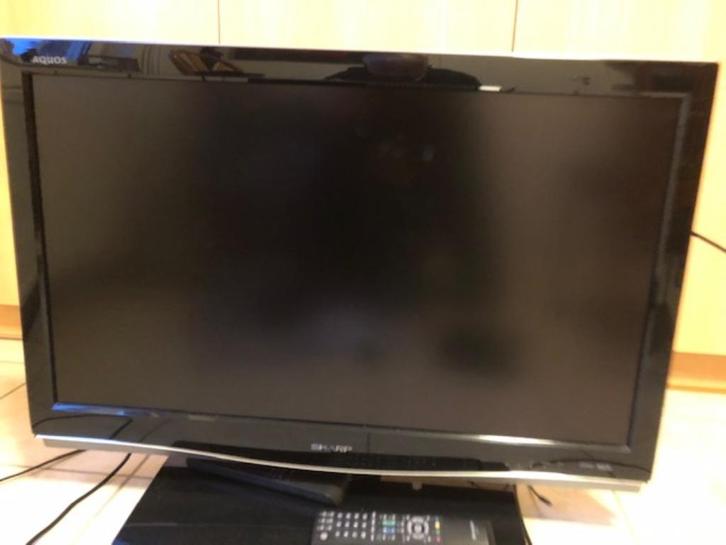 Sharp  LC 32 X 20 E. 50 €, . chr cast en tuner  20 € p/st, Audio, Tv en Foto, Televisies, Zo goed als nieuw, LCD, 80 tot 100 cm