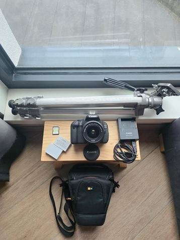 Canon EOS 600D + accessories  beschikbaar voor biedingen