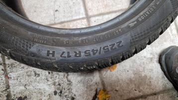225/45 R17 4-seizoenenband beschikbaar voor biedingen
