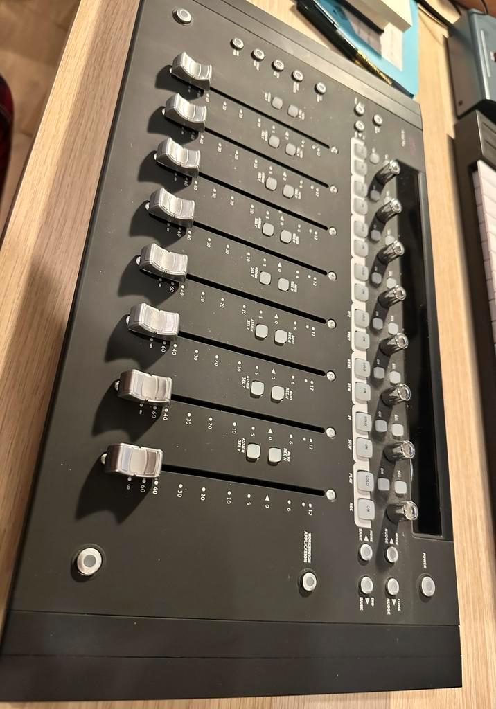 AVID Artist Mix, Muziek en Instrumenten, Mengpanelen, Zo goed als nieuw, Ophalen