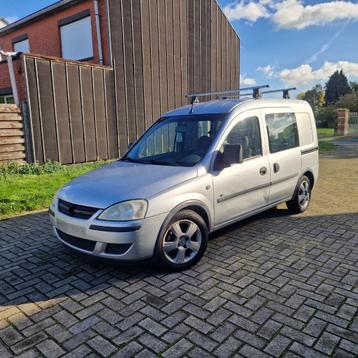 Opel Combo 1.6i van 2004, met 260.000kms airco beschikbaar voor biedingen