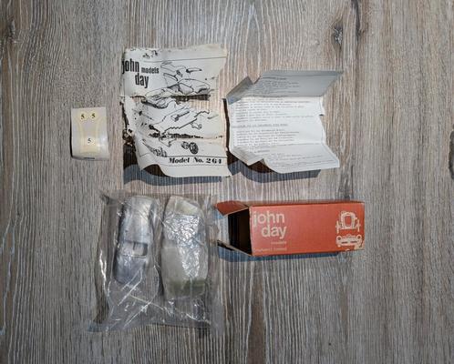 John Day Modelauto's 264 Scarab, Hobby en Vrije tijd, Modelbouw | Auto's en Voertuigen, Zo goed als nieuw, Auto, 1:32 tot 1:50