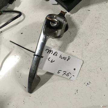Mercedes W108 Greep Klink Chroom met sleutel  beschikbaar voor biedingen