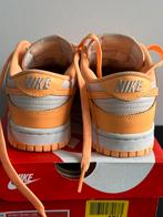 Nike dunk low - Peach Cream White, Kleding | Dames, Nieuw, Sneakers, Nike, Oranje