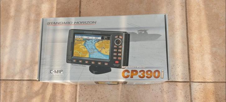 Plotter en AIS. Met C Map kaarten Benelux, Watersport en Boten, Navigatiemiddelen en Scheepselektronica, Zo goed als nieuw, Ophalen