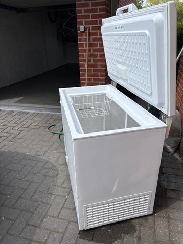 diepvrieskist, Elektronische apparatuur, Vriezers en Diepvrieskisten, Vrieskist, Gebruikt, Energieklasse A of zuiniger, Vrijstaand