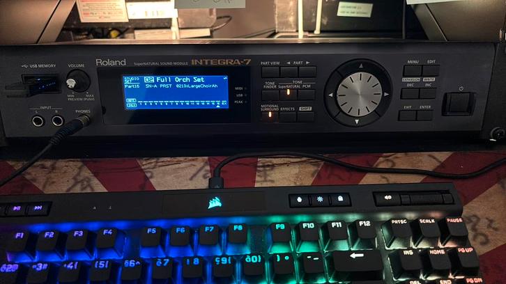 Roland integra-7 met wifi dongle, Muziek en Instrumenten, Synthesizers, Gebruikt, Roland, Met midi-aansluiting, Ophalen