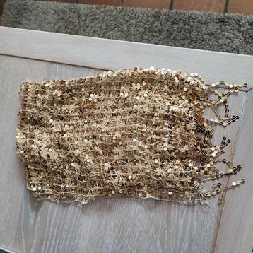 Luxe goudkleurige stola beschikbaar voor biedingen
